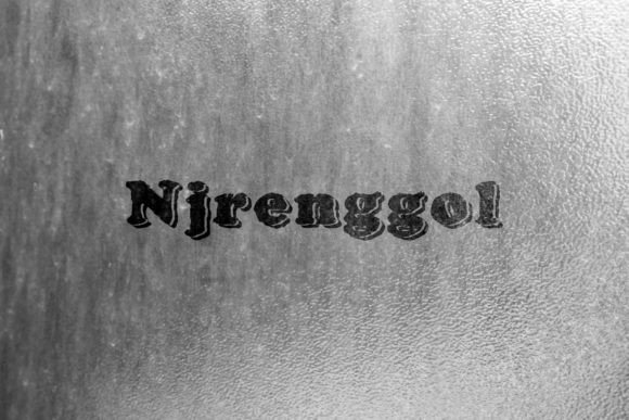 Njrenggol: The Commanding Serif Font for High-Impact Campaigns
